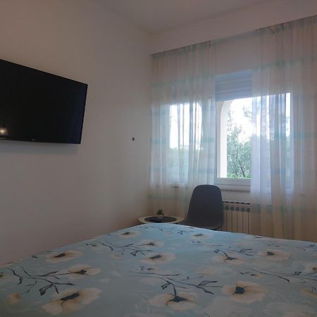 Apartmani Paradiso Krk Town Exterior foto