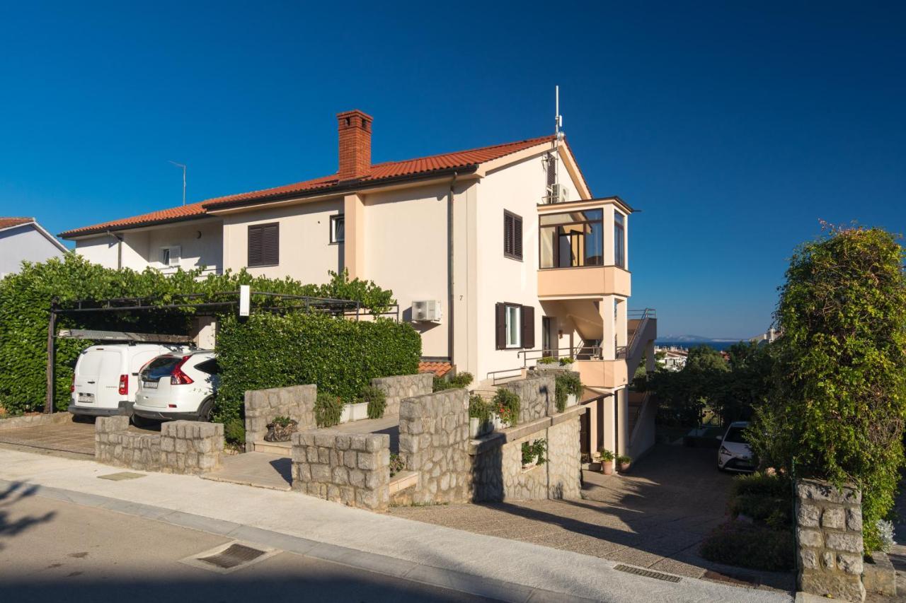 Apartmani Paradiso Krk Town Exterior foto
