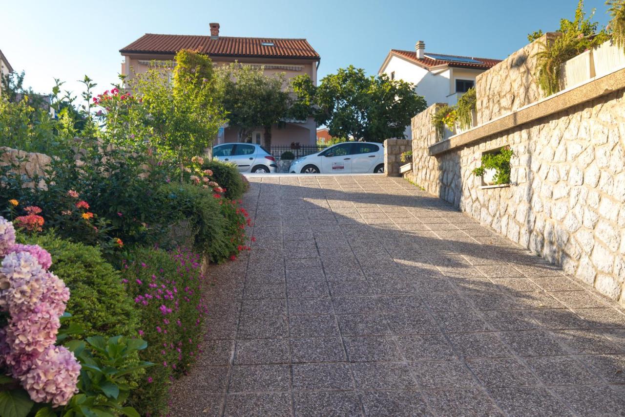 Apartmani Paradiso Krk Town Exterior foto