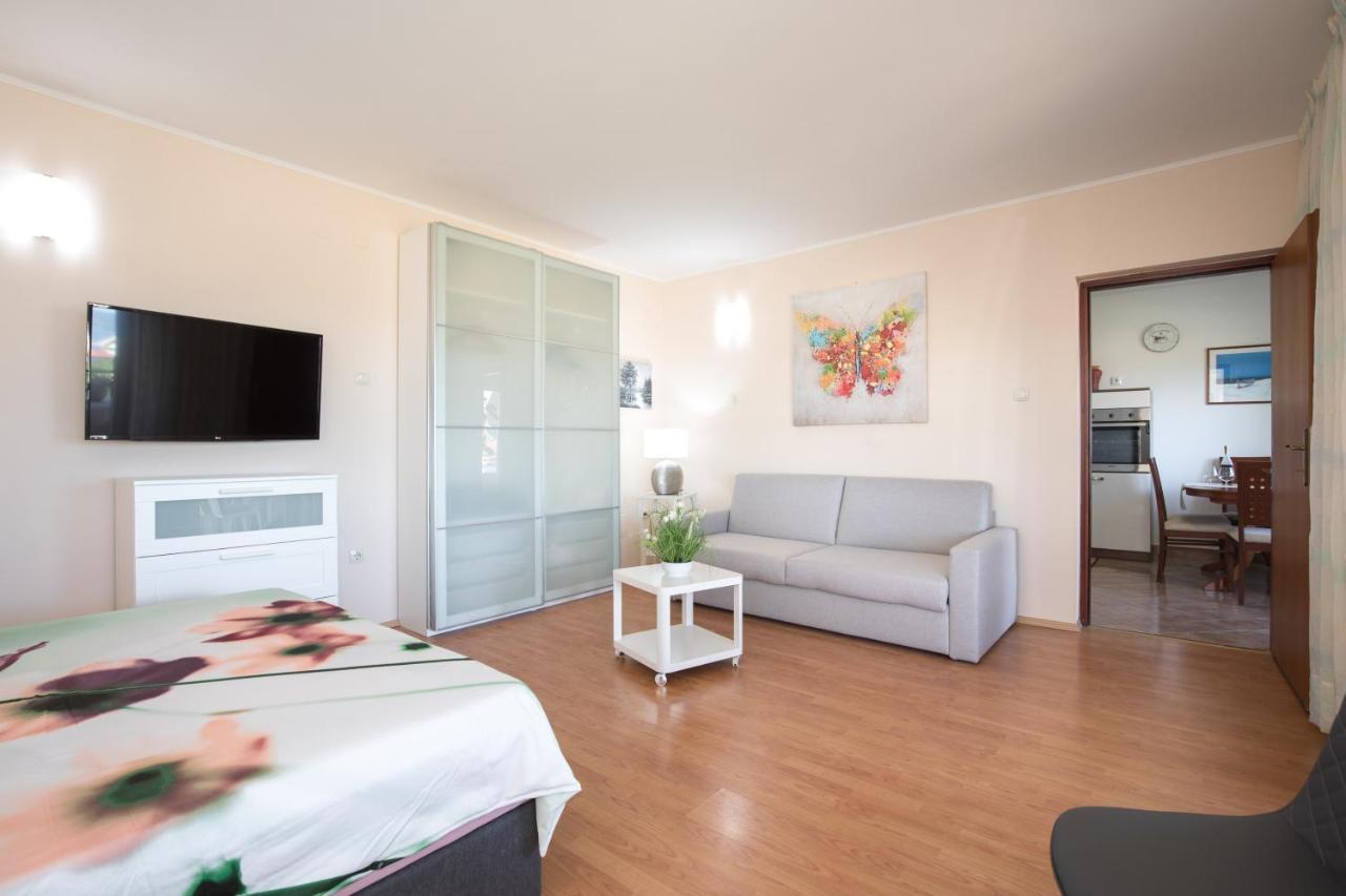 Apartmani Paradiso Krk Town Exterior foto