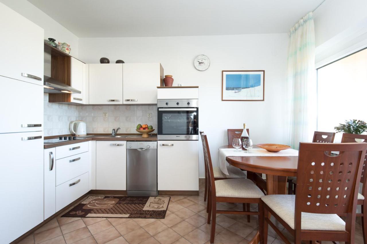 Apartmani Paradiso Krk Town Exterior foto