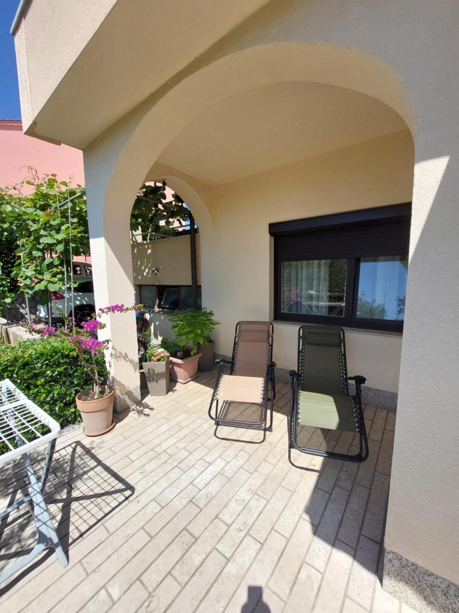 Apartmani Paradiso Krk Town Exterior foto
